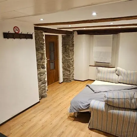Airolo With Private Parking Apartment Exterior photo