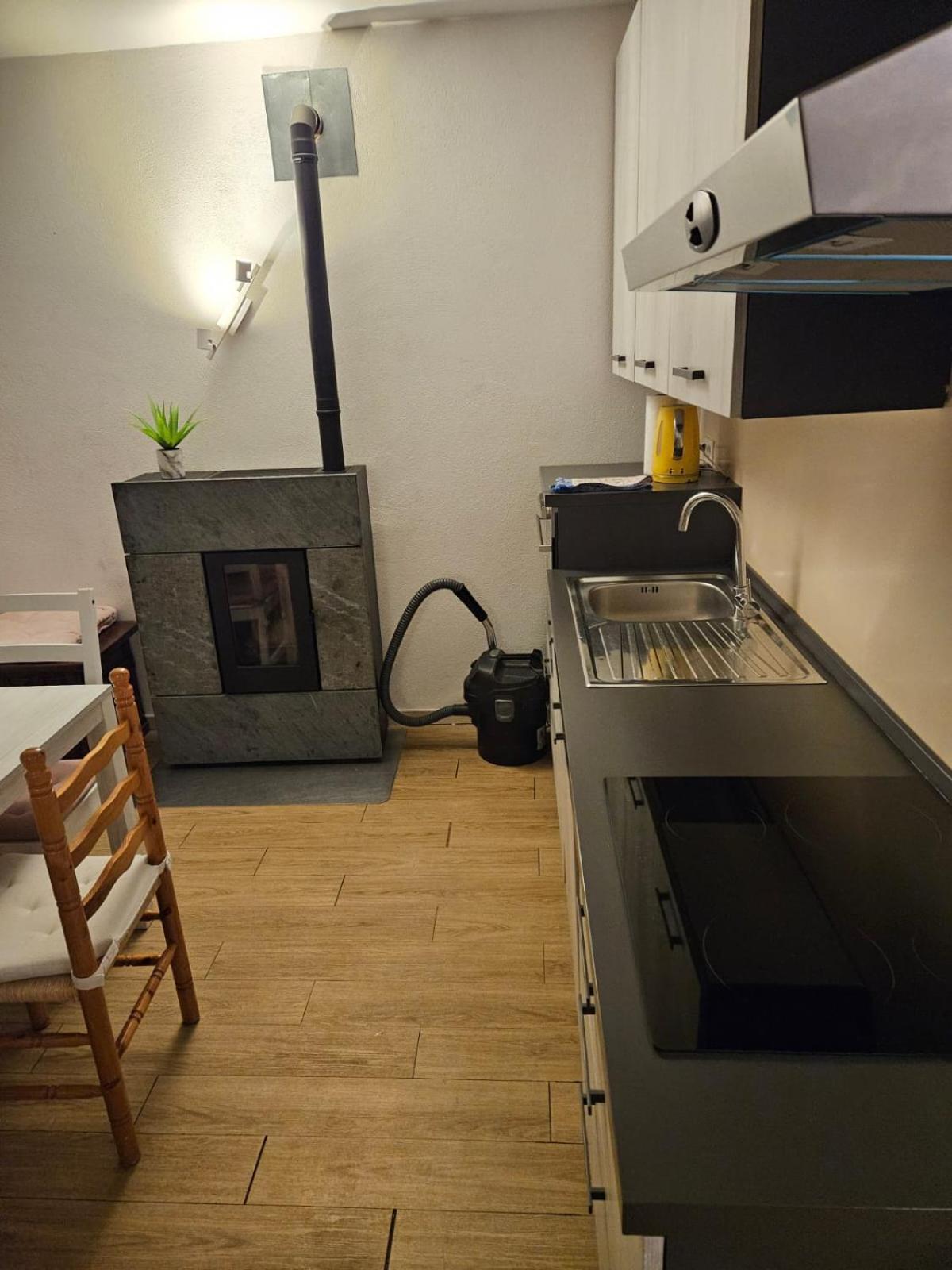 With Private Parking Apartment *
